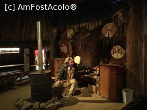 [P28] Pullman City - Suntem in locuinta unui indian (totodata si muzeu). Acoperisul este conic avand o gaura in mijloc pentru aerisire, in soba chiar se facea focul.  » foto by mishu
 - 
<span class="allrVoted glyphicon glyphicon-heart hidden" id="av1032836"></span>
<a class="m-l-10 hidden" id="sv1032836" onclick="voting_Foto_DelVot(,1032836,24602)" role="button">șterge vot <span class="glyphicon glyphicon-remove"></span></a>
<a id="v91032836" class=" c-red"  onclick="voting_Foto_SetVot(1032836)" role="button"><span class="glyphicon glyphicon-heart-empty"></span> <b>LIKE</b> = Votează poza</a> <img class="hidden"  id="f1032836W9" src="/imagini/loader.gif" border="0" /><span class="AjErrMes hidden" id="e1032836ErM"></span>