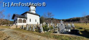 [P24] Mănăstirea Văleni, Argeș, Biserica-bolniță 'Învierea lui Lazăr' și cimitirul mănăstiresc » foto by mprofeanu
 - 
<span class="allrVoted glyphicon glyphicon-heart hidden" id="av1464920"></span>
<a class="m-l-10 hidden" id="sv1464920" onclick="voting_Foto_DelVot(,1464920,24636)" role="button">șterge vot <span class="glyphicon glyphicon-remove"></span></a>
<a id="v91464920" class=" c-red"  onclick="voting_Foto_SetVot(1464920)" role="button"><span class="glyphicon glyphicon-heart-empty"></span> <b>LIKE</b> = Votează poza</a> <img class="hidden"  id="f1464920W9" src="/imagini/loader.gif" border="0" /><span class="AjErrMes hidden" id="e1464920ErM"></span>