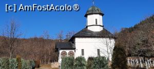 [P25] Mănăstirea Văleni, Argeș, Biserica-bolniță 'Învierea lui Lazăr' » foto by mprofeanu
 - 
<span class="allrVoted glyphicon glyphicon-heart hidden" id="av1464921"></span>
<a class="m-l-10 hidden" id="sv1464921" onclick="voting_Foto_DelVot(,1464921,24636)" role="button">șterge vot <span class="glyphicon glyphicon-remove"></span></a>
<a id="v91464921" class=" c-red"  onclick="voting_Foto_SetVot(1464921)" role="button"><span class="glyphicon glyphicon-heart-empty"></span> <b>LIKE</b> = Votează poza</a> <img class="hidden"  id="f1464921W9" src="/imagini/loader.gif" border="0" /><span class="AjErrMes hidden" id="e1464921ErM"></span>