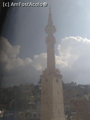 [P38] 38. Pe drum, trecem pe lângă cel mai vechi minaret din Iordania.  » foto by msnd
 - 
<span class="allrVoted glyphicon glyphicon-heart hidden" id="av1037704"></span>
<a class="m-l-10 hidden" id="sv1037704" onclick="voting_Foto_DelVot(,1037704,24654)" role="button">șterge vot <span class="glyphicon glyphicon-remove"></span></a>
<a id="v91037704" class=" c-red"  onclick="voting_Foto_SetVot(1037704)" role="button"><span class="glyphicon glyphicon-heart-empty"></span> <b>LIKE</b> = Votează poza</a> <img class="hidden"  id="f1037704W9" src="/imagini/loader.gif" border="0" /><span class="AjErrMes hidden" id="e1037704ErM"></span>