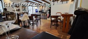 [P53] Ristorantino Vamolino, interior » foto by irinad
 - 
<span class="allrVoted glyphicon glyphicon-heart hidden" id="av1520225"></span>
<a class="m-l-10 hidden" id="sv1520225" onclick="voting_Foto_DelVot(,1520225,24890)" role="button">șterge vot <span class="glyphicon glyphicon-remove"></span></a>
<a id="v91520225" class=" c-red"  onclick="voting_Foto_SetVot(1520225)" role="button"><span class="glyphicon glyphicon-heart-empty"></span> <b>LIKE</b> = Votează poza</a> <img class="hidden"  id="f1520225W9" src="/imagini/loader.gif" border="0" /><span class="AjErrMes hidden" id="e1520225ErM"></span>