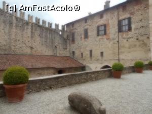 [P24] Castelul Rocca Borromeo din Angera.  » foto by Diaura*
 - 
<span class="allrVoted glyphicon glyphicon-heart hidden" id="av1068482"></span>
<a class="m-l-10 hidden" id="sv1068482" onclick="voting_Foto_DelVot(,1068482,25106)" role="button">șterge vot <span class="glyphicon glyphicon-remove"></span></a>
<a id="v91068482" class=" c-red"  onclick="voting_Foto_SetVot(1068482)" role="button"><span class="glyphicon glyphicon-heart-empty"></span> <b>LIKE</b> = Votează poza</a> <img class="hidden"  id="f1068482W9" src="/imagini/loader.gif" border="0" /><span class="AjErrMes hidden" id="e1068482ErM"></span>