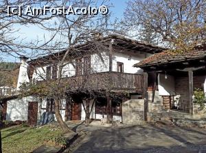 [P25] Dedovite Kashti Staro Stefanovo. Casa in care am stat noi, aflata in patrimoniul national.  » foto by Floria <span class="label label-default labelC_thin small">NEVOTABILĂ</span>