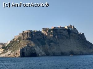 [P59] Terra Murata, Abația San Michele și fortăreața, asemuită adesea cu Alcatraz.  » foto by maryka
 - 
<span class="allrVoted glyphicon glyphicon-heart hidden" id="av1086112"></span>
<a class="m-l-10 hidden" id="sv1086112" onclick="voting_Foto_DelVot(,1086112,25378)" role="button">șterge vot <span class="glyphicon glyphicon-remove"></span></a>
<a id="v91086112" class=" c-red"  onclick="voting_Foto_SetVot(1086112)" role="button"><span class="glyphicon glyphicon-heart-empty"></span> <b>LIKE</b> = Votează poza</a> <img class="hidden"  id="f1086112W9" src="/imagini/loader.gif" border="0" /><span class="AjErrMes hidden" id="e1086112ErM"></span>