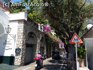 [P29] Positano, strada Pasitea.  » foto by maryka
 - 
<span class="allrVoted glyphicon glyphicon-heart hidden" id="av1087204"></span>
<a class="m-l-10 hidden" id="sv1087204" onclick="voting_Foto_DelVot(,1087204,25401)" role="button">șterge vot <span class="glyphicon glyphicon-remove"></span></a>
<a id="v91087204" class=" c-red"  onclick="voting_Foto_SetVot(1087204)" role="button"><span class="glyphicon glyphicon-heart-empty"></span> <b>LIKE</b> = Votează poza</a> <img class="hidden"  id="f1087204W9" src="/imagini/loader.gif" border="0" /><span class="AjErrMes hidden" id="e1087204ErM"></span>