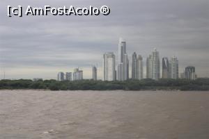 [P04] Buenos Aires văzut de pe Ferry traversând Rio de La Plata » foto by mprofeanu
 - 
<span class="allrVoted glyphicon glyphicon-heart hidden" id="av1091749"></span>
<a class="m-l-10 hidden" id="sv1091749" onclick="voting_Foto_DelVot(,1091749,25466)" role="button">șterge vot <span class="glyphicon glyphicon-remove"></span></a>
<a id="v91091749" class=" c-red"  onclick="voting_Foto_SetVot(1091749)" role="button"><span class="glyphicon glyphicon-heart-empty"></span> <b>LIKE</b> = Votează poza</a> <img class="hidden"  id="f1091749W9" src="/imagini/loader.gif" border="0" /><span class="AjErrMes hidden" id="e1091749ErM"></span>