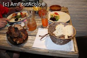 [P10] Colonia del Sacramento, El Restaurante SOS GARDEL, Ofertă bună din toate punctele de vedere, porția mea este cea din stânga » foto by mprofeanu
 - 
<span class="allrVoted glyphicon glyphicon-heart hidden" id="av1094381"></span>
<a class="m-l-10 hidden" id="sv1094381" onclick="voting_Foto_DelVot(,1094381,25466)" role="button">șterge vot <span class="glyphicon glyphicon-remove"></span></a>
<a id="v91094381" class=" c-red"  onclick="voting_Foto_SetVot(1094381)" role="button"><span class="glyphicon glyphicon-heart-empty"></span> <b>LIKE</b> = Votează poza</a> <img class="hidden"  id="f1094381W9" src="/imagini/loader.gif" border="0" /><span class="AjErrMes hidden" id="e1094381ErM"></span>