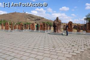 [P66] Armenia, Oshakan, Biserica Sfântul Mesrop Mashtots, Statuia și Alfabetul inventat de el sub formă de cruci khachkars » foto by mprofeanu
 - 
<span class="allrVoted glyphicon glyphicon-heart hidden" id="av1109006"></span>
<a class="m-l-10 hidden" id="sv1109006" onclick="voting_Foto_DelVot(,1109006,25712)" role="button">șterge vot <span class="glyphicon glyphicon-remove"></span></a>
<a id="v91109006" class=" c-red"  onclick="voting_Foto_SetVot(1109006)" role="button"><span class="glyphicon glyphicon-heart-empty"></span> <b>LIKE</b> = Votează poza</a> <img class="hidden"  id="f1109006W9" src="/imagini/loader.gif" border="0" /><span class="AjErrMes hidden" id="e1109006ErM"></span>