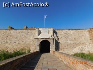 [P03] Intrarea principală în fortăreaţa din Chios: Porta Maggiore » foto by irinad
 - 
<span class="allrVoted glyphicon glyphicon-heart hidden" id="av1122734"></span>
<a class="m-l-10 hidden" id="sv1122734" onclick="voting_Foto_DelVot(,1122734,25741)" role="button">șterge vot <span class="glyphicon glyphicon-remove"></span></a>
<a id="v91122734" class=" c-red"  onclick="voting_Foto_SetVot(1122734)" role="button"><span class="glyphicon glyphicon-heart-empty"></span> <b>LIKE</b> = Votează poza</a> <img class="hidden"  id="f1122734W9" src="/imagini/loader.gif" border="0" /><span class="AjErrMes hidden" id="e1122734ErM"></span>