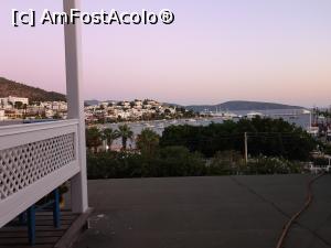 [P09] Vedere spre golf de la una din ferestre; în stânga, o parte din balconul vecinilor » foto by crismis
 - 
<span class="allrVoted glyphicon glyphicon-heart hidden" id="av1115433"></span>
<a class="m-l-10 hidden" id="sv1115433" onclick="voting_Foto_DelVot(,1115433,25785)" role="button">șterge vot <span class="glyphicon glyphicon-remove"></span></a>
<a id="v91115433" class=" c-red"  onclick="voting_Foto_SetVot(1115433)" role="button"><span class="glyphicon glyphicon-heart-empty"></span> <b>LIKE</b> = Votează poza</a> <img class="hidden"  id="f1115433W9" src="/imagini/loader.gif" border="0" /><span class="AjErrMes hidden" id="e1115433ErM"></span>
