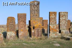 [P27] Armenia, Cimitirul Noratus, Diferite modele de khachkar tot foarte vechi, iar arborele vieții cu coroana la baza crucii și frunza de viță de vie » foto by mprofeanu
 - 
<span class="allrVoted glyphicon glyphicon-heart hidden" id="av1123154"></span>
<a class="m-l-10 hidden" id="sv1123154" onclick="voting_Foto_DelVot(,1123154,25788)" role="button">șterge vot <span class="glyphicon glyphicon-remove"></span></a>
<a id="v91123154" class=" c-red"  onclick="voting_Foto_SetVot(1123154)" role="button"><span class="glyphicon glyphicon-heart-empty"></span> <b>LIKE</b> = Votează poza</a> <img class="hidden"  id="f1123154W9" src="/imagini/loader.gif" border="0" /><span class="AjErrMes hidden" id="e1123154ErM"></span>