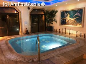 [P18] Piscina cea mai mică din zona de spa » foto by AZE
 - 
<span class="allrVoted glyphicon glyphicon-heart hidden" id="av1129583"></span>
<a class="m-l-10 hidden" id="sv1129583" onclick="voting_Foto_DelVot(,1129583,25791)" role="button">șterge vot <span class="glyphicon glyphicon-remove"></span></a>
<a id="v91129583" class=" c-red"  onclick="voting_Foto_SetVot(1129583)" role="button"><span class="glyphicon glyphicon-heart-empty"></span> <b>LIKE</b> = Votează poza</a> <img class="hidden"  id="f1129583W9" src="/imagini/loader.gif" border="0" /><span class="AjErrMes hidden" id="e1129583ErM"></span>