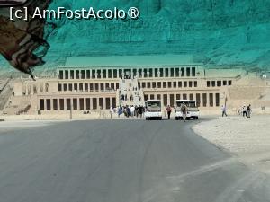 [P70] Templul Hatshepsut, mergem spre el... » foto by mprofeanu
 - 
<span class="allrVoted glyphicon glyphicon-heart hidden" id="av1519330"></span>
<a class="m-l-10 hidden" id="sv1519330" onclick="voting_Foto_DelVot(,1519330,25858)" role="button">șterge vot <span class="glyphicon glyphicon-remove"></span></a>
<a id="v91519330" class=" c-red"  onclick="voting_Foto_SetVot(1519330)" role="button"><span class="glyphicon glyphicon-heart-empty"></span> <b>LIKE</b> = Votează poza</a> <img class="hidden"  id="f1519330W9" src="/imagini/loader.gif" border="0" /><span class="AjErrMes hidden" id="e1519330ErM"></span>