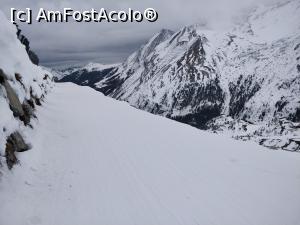 [P19] Pârtiile de pe Domeniul schiabil Gețarul Hintertux, Zillertal, Tirol est, Austria, e prapastie dupa linia alba, partia nr. 1 » foto by Dana2008
 - 
<span class="allrVoted glyphicon glyphicon-heart hidden" id="av1129608"></span>
<a class="m-l-10 hidden" id="sv1129608" onclick="voting_Foto_DelVot(,1129608,25963)" role="button">șterge vot <span class="glyphicon glyphicon-remove"></span></a>
<a id="v91129608" class=" c-red"  onclick="voting_Foto_SetVot(1129608)" role="button"><span class="glyphicon glyphicon-heart-empty"></span> <b>LIKE</b> = Votează poza</a> <img class="hidden"  id="f1129608W9" src="/imagini/loader.gif" border="0" /><span class="AjErrMes hidden" id="e1129608ErM"></span>