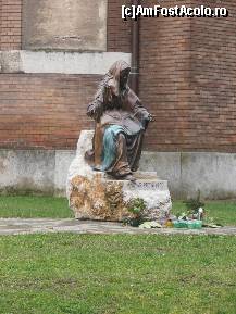 [P06] Domul din Szeged, Magyar Pieta din curtea bisericii, aici ardeau cateva candele » foto by sunflower
 - 
<span class="allrVoted glyphicon glyphicon-heart hidden" id="av451176"></span>
<a class="m-l-10 hidden" id="sv451176" onclick="voting_Foto_DelVot(,451176,26005)" role="button">șterge vot <span class="glyphicon glyphicon-remove"></span></a>
<a id="v9451176" class=" c-red"  onclick="voting_Foto_SetVot(451176)" role="button"><span class="glyphicon glyphicon-heart-empty"></span> <b>LIKE</b> = Votează poza</a> <img class="hidden"  id="f451176W9" src="/imagini/loader.gif" border="0" /><span class="AjErrMes hidden" id="e451176ErM"></span>