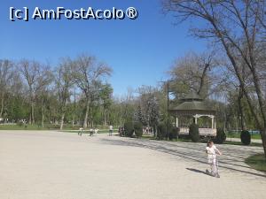 [P15] Grădina Publică » foto by adso
 - 
<span class="allrVoted glyphicon glyphicon-heart hidden" id="av1490993"></span>
<a class="m-l-10 hidden" id="sv1490993" onclick="voting_Foto_DelVot(,1490993,26240)" role="button">șterge vot <span class="glyphicon glyphicon-remove"></span></a>
<a id="v91490993" class=" c-red"  onclick="voting_Foto_SetVot(1490993)" role="button"><span class="glyphicon glyphicon-heart-empty"></span> <b>LIKE</b> = Votează poza</a> <img class="hidden"  id="f1490993W9" src="/imagini/loader.gif" border="0" /><span class="AjErrMes hidden" id="e1490993ErM"></span>