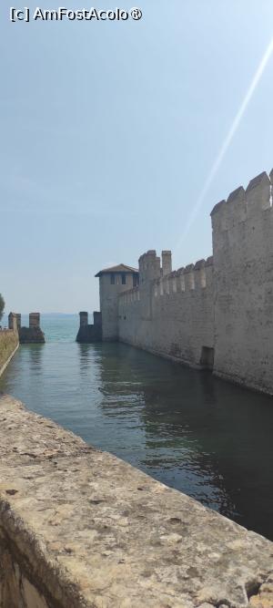 [P53] Sirmione. Castelul Scaligero » foto by ilee
 - 
<span class="allrVoted glyphicon glyphicon-heart hidden" id="av1445625"></span>
<a class="m-l-10 hidden" id="sv1445625" onclick="voting_Foto_DelVot(,1445625,26248)" role="button">șterge vot <span class="glyphicon glyphicon-remove"></span></a>
<a id="v91445625" class=" c-red"  onclick="voting_Foto_SetVot(1445625)" role="button"><span class="glyphicon glyphicon-heart-empty"></span> <b>LIKE</b> = Votează poza</a> <img class="hidden"  id="f1445625W9" src="/imagini/loader.gif" border="0" /><span class="AjErrMes hidden" id="e1445625ErM"></span>