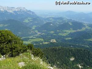 [P15] panorama muntilor din jur, de la Kehlsteinhaus » foto by osna
 - 
<span class="allrVoted glyphicon glyphicon-heart hidden" id="av560048"></span>
<a class="m-l-10 hidden" id="sv560048" onclick="voting_Foto_DelVot(,560048,26315)" role="button">șterge vot <span class="glyphicon glyphicon-remove"></span></a>
<a id="v9560048" class=" c-red"  onclick="voting_Foto_SetVot(560048)" role="button"><span class="glyphicon glyphicon-heart-empty"></span> <b>LIKE</b> = Votează poza</a> <img class="hidden"  id="f560048W9" src="/imagini/loader.gif" border="0" /><span class="AjErrMes hidden" id="e560048ErM"></span>