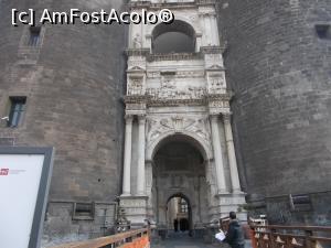 [P02] Arc de Triumf încastrat între două turnuri. Castel Nuovo, Napoli. » foto by mihaelavoicu
 - 
<span class="allrVoted glyphicon glyphicon-heart hidden" id="av1204507"></span>
<a class="m-l-10 hidden" id="sv1204507" onclick="voting_Foto_DelVot(,1204507,26555)" role="button">șterge vot <span class="glyphicon glyphicon-remove"></span></a>
<a id="v91204507" class=" c-red"  onclick="voting_Foto_SetVot(1204507)" role="button"><span class="glyphicon glyphicon-heart-empty"></span> <b>LIKE</b> = Votează poza</a> <img class="hidden"  id="f1204507W9" src="/imagini/loader.gif" border="0" /><span class="AjErrMes hidden" id="e1204507ErM"></span>