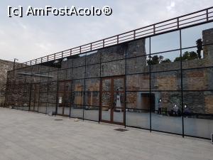 [P08] Un strop de modernitate între zidurile străvechi de piatră. Poate că s-ar fi putut găsi totuși o altă soluție... » foto by Floryn81
 - 
<span class="allrVoted glyphicon glyphicon-heart hidden" id="av1191229"></span>
<a class="m-l-10 hidden" id="sv1191229" onclick="voting_Foto_DelVot(,1191229,26583)" role="button">șterge vot <span class="glyphicon glyphicon-remove"></span></a>
<a id="v91191229" class=" c-red"  onclick="voting_Foto_SetVot(1191229)" role="button"><span class="glyphicon glyphicon-heart-empty"></span> <b>LIKE</b> = Votează poza</a> <img class="hidden"  id="f1191229W9" src="/imagini/loader.gif" border="0" /><span class="AjErrMes hidden" id="e1191229ErM"></span>