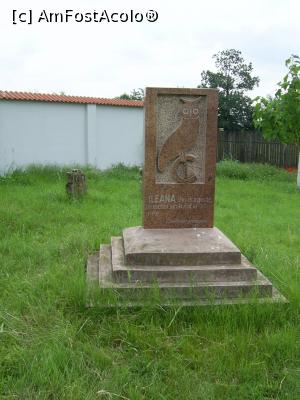 [P24] Mănăstirea Jitianu - Monument donat de sculptorul Constantin Antonovici în 1971. » foto by iulianic
 - 
<span class="allrVoted glyphicon glyphicon-heart hidden" id="av1209896"></span>
<a class="m-l-10 hidden" id="sv1209896" onclick="voting_Foto_DelVot(,1209896,26689)" role="button">șterge vot <span class="glyphicon glyphicon-remove"></span></a>
<a id="v91209896" class=" c-red"  onclick="voting_Foto_SetVot(1209896)" role="button"><span class="glyphicon glyphicon-heart-empty"></span> <b>LIKE</b> = Votează poza</a> <img class="hidden"  id="f1209896W9" src="/imagini/loader.gif" border="0" /><span class="AjErrMes hidden" id="e1209896ErM"></span>