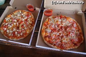 [P04] Pizza buna de la Terasa Ammon 40 ron ambele cu sos.  » foto by vp_chris
 - 
<span class="allrVoted glyphicon glyphicon-heart hidden" id="av550264"></span>
<a class="m-l-10 hidden" id="sv550264" onclick="voting_Foto_DelVot(,550264,27176)" role="button">șterge vot <span class="glyphicon glyphicon-remove"></span></a>
<a id="v9550264" class=" c-red"  onclick="voting_Foto_SetVot(550264)" role="button"><span class="glyphicon glyphicon-heart-empty"></span> <b>LIKE</b> = Votează poza</a> <img class="hidden"  id="f550264W9" src="/imagini/loader.gif" border="0" /><span class="AjErrMes hidden" id="e550264ErM"></span>