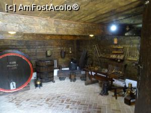 [P10] Încăperea cramei - atelier de dogărit (în colț se află „linul”, obiect de lemn de la sfârșitul secolului al XIX-lea). » foto by tata123 🔱
 - 
<span class="allrVoted glyphicon glyphicon-heart hidden" id="av917363"></span>
<a class="m-l-10 hidden" id="sv917363" onclick="voting_Foto_DelVot(,917363,27219)" role="button">șterge vot <span class="glyphicon glyphicon-remove"></span></a>
<a id="v9917363" class=" c-red"  onclick="voting_Foto_SetVot(917363)" role="button"><span class="glyphicon glyphicon-heart-empty"></span> <b>LIKE</b> = Votează poza</a> <img class="hidden"  id="f917363W9" src="/imagini/loader.gif" border="0" /><span class="AjErrMes hidden" id="e917363ErM"></span>