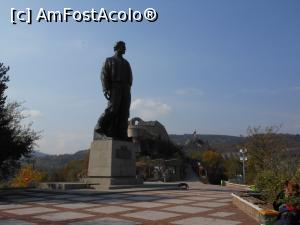 [P04] Cetatea Hisarya - străjerul orașului Loveci. Monumentul Vasil Levski.  » foto by iulianic
 - 
<span class="allrVoted glyphicon glyphicon-heart hidden" id="av1027479"></span>
<a class="m-l-10 hidden" id="sv1027479" onclick="voting_Foto_DelVot(,1027479,27256)" role="button">șterge vot <span class="glyphicon glyphicon-remove"></span></a>
<a id="v91027479" class=" c-red"  onclick="voting_Foto_SetVot(1027479)" role="button"><span class="glyphicon glyphicon-heart-empty"></span> <b>LIKE</b> = Votează poza</a> <img class="hidden"  id="f1027479W9" src="/imagini/loader.gif" border="0" /><span class="AjErrMes hidden" id="e1027479ErM"></span>