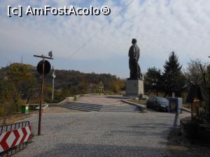 [P05] Cetatea Hisarya - străjerul orașului Loveci. Monumentul Vasil Levski.  » foto by iulianic
 - 
<span class="allrVoted glyphicon glyphicon-heart hidden" id="av1027480"></span>
<a class="m-l-10 hidden" id="sv1027480" onclick="voting_Foto_DelVot(,1027480,27256)" role="button">șterge vot <span class="glyphicon glyphicon-remove"></span></a>
<a id="v91027480" class=" c-red"  onclick="voting_Foto_SetVot(1027480)" role="button"><span class="glyphicon glyphicon-heart-empty"></span> <b>LIKE</b> = Votează poza</a> <img class="hidden"  id="f1027480W9" src="/imagini/loader.gif" border="0" /><span class="AjErrMes hidden" id="e1027480ErM"></span>