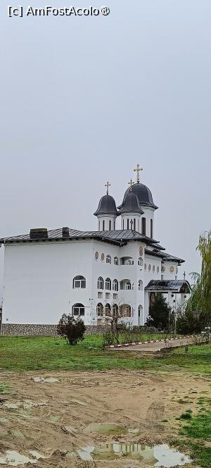 [P08] Mănăstirea Adamești. » foto by tata123 🔱
 - 
<span class="allrVoted glyphicon glyphicon-heart hidden" id="av1511896"></span>
<a class="m-l-10 hidden" id="sv1511896" onclick="voting_Foto_DelVot(,1511896,27275)" role="button">șterge vot <span class="glyphicon glyphicon-remove"></span></a>
<a id="v91511896" class=" c-red"  onclick="voting_Foto_SetVot(1511896)" role="button"><span class="glyphicon glyphicon-heart-empty"></span> <b>LIKE</b> = Votează poza</a> <img class="hidden"  id="f1511896W9" src="/imagini/loader.gif" border="0" /><span class="AjErrMes hidden" id="e1511896ErM"></span>