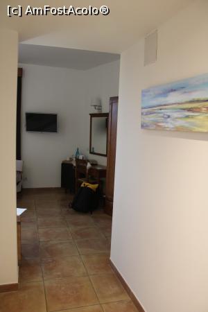 P11 [APR-2022] Mallorca, Sineu, Hotel Can Serrete, Camera Cabrera pozată din holul ei