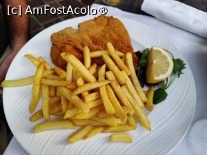 [P05] Restaurant La Roccia; șnițel de vițel cu cartofi pai » foto by crismis
 - 
<span class="allrVoted glyphicon glyphicon-heart hidden" id="av1515003"></span>
<a class="m-l-10 hidden" id="sv1515003" onclick="voting_Foto_DelVot(,1515003,27463)" role="button">șterge vot <span class="glyphicon glyphicon-remove"></span></a>
<a id="v91515003" class=" c-red"  onclick="voting_Foto_SetVot(1515003)" role="button"><span class="glyphicon glyphicon-heart-empty"></span> <b>LIKE</b> = Votează poza</a> <img class="hidden"  id="f1515003W9" src="/imagini/loader.gif" border="0" /><span class="AjErrMes hidden" id="e1515003ErM"></span>