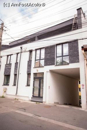 [P01] Cluj, Clădirea Aparthotelui Covaciu, Intrarea din Str. B. P. Hașdeu, 74 poză nevotabilă » foto by mprofeanu <span class="label label-default labelC_thin small">NEVOTABILĂ</span>