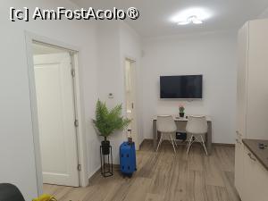 [P11] Cluj, Covaciu Aparthotel, Apartamentul 4, Camera multifuncțională, Livingul, se văd și cele două uși de la dormitor și de la baie » foto by mprofeanu
 - 
<span class="allrVoted glyphicon glyphicon-heart hidden" id="av1489234"></span>
<a class="m-l-10 hidden" id="sv1489234" onclick="voting_Foto_DelVot(,1489234,27735)" role="button">șterge vot <span class="glyphicon glyphicon-remove"></span></a>
<a id="v91489234" class=" c-red"  onclick="voting_Foto_SetVot(1489234)" role="button"><span class="glyphicon glyphicon-heart-empty"></span> <b>LIKE</b> = Votează poza</a> <img class="hidden"  id="f1489234W9" src="/imagini/loader.gif" border="0" /><span class="AjErrMes hidden" id="e1489234ErM"></span>