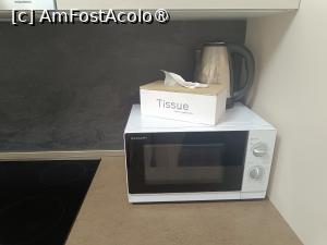 [P18] Cluj, Covaciu Aparthotel, Apartamentul 4, Camera multifuncțională, Bucătăria, Cuptorul cu microunde » foto by mprofeanu
 - 
<span class="allrVoted glyphicon glyphicon-heart hidden" id="av1489241"></span>
<a class="m-l-10 hidden" id="sv1489241" onclick="voting_Foto_DelVot(,1489241,27735)" role="button">șterge vot <span class="glyphicon glyphicon-remove"></span></a>
<a id="v91489241" class=" c-red"  onclick="voting_Foto_SetVot(1489241)" role="button"><span class="glyphicon glyphicon-heart-empty"></span> <b>LIKE</b> = Votează poza</a> <img class="hidden"  id="f1489241W9" src="/imagini/loader.gif" border="0" /><span class="AjErrMes hidden" id="e1489241ErM"></span>