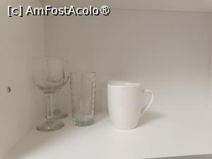 [P21] Cluj, Covaciu Aparthotel, Apartamentul 4, Camera multifuncțională, Bucătăria cu două căni și câte două pahare » foto by mprofeanu
 - 
<span class="allrVoted glyphicon glyphicon-heart hidden" id="av1489244"></span>
<a class="m-l-10 hidden" id="sv1489244" onclick="voting_Foto_DelVot(,1489244,27735)" role="button">șterge vot <span class="glyphicon glyphicon-remove"></span></a>
<a id="v91489244" class=" c-red"  onclick="voting_Foto_SetVot(1489244)" role="button"><span class="glyphicon glyphicon-heart-empty"></span> <b>LIKE</b> = Votează poza</a> <img class="hidden"  id="f1489244W9" src="/imagini/loader.gif" border="0" /><span class="AjErrMes hidden" id="e1489244ErM"></span>