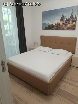 [P25] Cluj, Covaciu Aparthotel, Apartamentul 4, Dormitorul cu un pat mare și confortabil » foto by mprofeanu
 - 
<span class="allrVoted glyphicon glyphicon-heart hidden" id="av1489248"></span>
<a class="m-l-10 hidden" id="sv1489248" onclick="voting_Foto_DelVot(,1489248,27735)" role="button">șterge vot <span class="glyphicon glyphicon-remove"></span></a>
<a id="v91489248" class=" c-red"  onclick="voting_Foto_SetVot(1489248)" role="button"><span class="glyphicon glyphicon-heart-empty"></span> <b>LIKE</b> = Votează poza</a> <img class="hidden"  id="f1489248W9" src="/imagini/loader.gif" border="0" /><span class="AjErrMes hidden" id="e1489248ErM"></span>