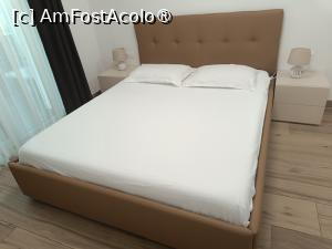 [P26] Cluj, Covaciu Aparthotel, Apartamentul 4, Dormitorul cu un pat mare și confortabil » foto by mprofeanu
 - 
<span class="allrVoted glyphicon glyphicon-heart hidden" id="av1489249"></span>
<a class="m-l-10 hidden" id="sv1489249" onclick="voting_Foto_DelVot(,1489249,27735)" role="button">șterge vot <span class="glyphicon glyphicon-remove"></span></a>
<a id="v91489249" class=" c-red"  onclick="voting_Foto_SetVot(1489249)" role="button"><span class="glyphicon glyphicon-heart-empty"></span> <b>LIKE</b> = Votează poza</a> <img class="hidden"  id="f1489249W9" src="/imagini/loader.gif" border="0" /><span class="AjErrMes hidden" id="e1489249ErM"></span>