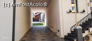 [P05] Cluj, Ieșirea din Curtea Aparthotelului Covaciu în Str. B.P. Hașdeu » foto by mprofeanu
 - 
<span class="allrVoted glyphicon glyphicon-heart hidden" id="av1489228"></span>
<a class="m-l-10 hidden" id="sv1489228" onclick="voting_Foto_DelVot(,1489228,27735)" role="button">șterge vot <span class="glyphicon glyphicon-remove"></span></a>
<a id="v91489228" class=" c-red"  onclick="voting_Foto_SetVot(1489228)" role="button"><span class="glyphicon glyphicon-heart-empty"></span> <b>LIKE</b> = Votează poza</a> <img class="hidden"  id="f1489228W9" src="/imagini/loader.gif" border="0" /><span class="AjErrMes hidden" id="e1489228ErM"></span>