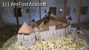 [P09] Castelul a fost construit la mijlocul sau sfarsitul secolului al XIII-lea de catre Béla al IV-lea al Ungariei, care a locuit aici in timpul invaziei mongole intre 1241 si 1242. Pe parcursul existentei sale, a fost extins de mai multe ori. In secolul al XV-lea, a fost fortificat si s-a construit al doilea turn. Mai tarziu, a fost oferit in dar de catre Stefan al V-lea al Ungariei, Arhiepiscopiei Romano-Catolice de Veszprém. » foto by geani anto
 - 
<span class="allrVoted glyphicon glyphicon-heart hidden" id="av1331926"></span>
<a class="m-l-10 hidden" id="sv1331926" onclick="voting_Foto_DelVot(,1331926,27754)" role="button">șterge vot <span class="glyphicon glyphicon-remove"></span></a>
<a id="v91331926" class=" c-red"  onclick="voting_Foto_SetVot(1331926)" role="button"><span class="glyphicon glyphicon-heart-empty"></span> <b>LIKE</b> = Votează poza</a> <img class="hidden"  id="f1331926W9" src="/imagini/loader.gif" border="0" /><span class="AjErrMes hidden" id="e1331926ErM"></span>