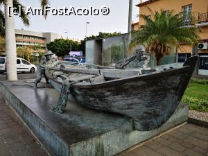 [P34] Monumentul din fața Mercado de Africa » foto by crismis
 - 
<span class="allrVoted glyphicon glyphicon-heart hidden" id="av1161953"></span>
<a class="m-l-10 hidden" id="sv1161953" onclick="voting_Foto_DelVot(,1161953,27840)" role="button">șterge vot <span class="glyphicon glyphicon-remove"></span></a>
<a id="v91161953" class=" c-red"  onclick="voting_Foto_SetVot(1161953)" role="button"><span class="glyphicon glyphicon-heart-empty"></span> <b>LIKE</b> = Votează poza</a> <img class="hidden"  id="f1161953W9" src="/imagini/loader.gif" border="0" /><span class="AjErrMes hidden" id="e1161953ErM"></span>