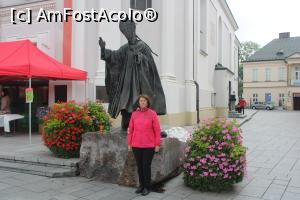 [P03] Wadowice, Plac Jana Pawła II, Pomnik Jana Pawła II – Monumentul Ioan Paul al II-lea » foto by mprofeanu
 - 
<span class="allrVoted glyphicon glyphicon-heart hidden" id="av1354130"></span>
<a class="m-l-10 hidden" id="sv1354130" onclick="voting_Foto_DelVot(,1354130,27945)" role="button">șterge vot <span class="glyphicon glyphicon-remove"></span></a>
<a id="v91354130" class=" c-red"  onclick="voting_Foto_SetVot(1354130)" role="button"><span class="glyphicon glyphicon-heart-empty"></span> <b>LIKE</b> = Votează poza</a> <img class="hidden"  id="f1354130W9" src="/imagini/loader.gif" border="0" /><span class="AjErrMes hidden" id="e1354130ErM"></span>