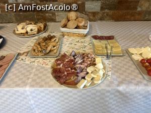 [P18] Pensiunea Subcetate Polovragi - la micul dejun » foto by nicole33
 - 
<span class="allrVoted glyphicon glyphicon-heart hidden" id="av1533850"></span>
<a class="m-l-10 hidden" id="sv1533850" onclick="voting_Foto_DelVot(,1533850,28008)" role="button">șterge vot <span class="glyphicon glyphicon-remove"></span></a>
<a id="v91533850" class=" c-red"  onclick="voting_Foto_SetVot(1533850)" role="button"><span class="glyphicon glyphicon-heart-empty"></span> <b>LIKE</b> = Votează poza</a> <img class="hidden"  id="f1533850W9" src="/imagini/loader.gif" border="0" /><span class="AjErrMes hidden" id="e1533850ErM"></span>