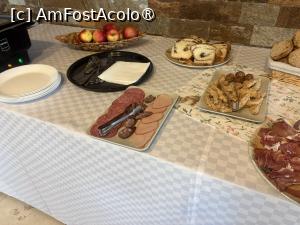 [P19] Pensiunea Subcetate Polovragi - la micul dejun » foto by nicole33
 - 
<span class="allrVoted glyphicon glyphicon-heart hidden" id="av1533851"></span>
<a class="m-l-10 hidden" id="sv1533851" onclick="voting_Foto_DelVot(,1533851,28008)" role="button">șterge vot <span class="glyphicon glyphicon-remove"></span></a>
<a id="v91533851" class=" c-red"  onclick="voting_Foto_SetVot(1533851)" role="button"><span class="glyphicon glyphicon-heart-empty"></span> <b>LIKE</b> = Votează poza</a> <img class="hidden"  id="f1533851W9" src="/imagini/loader.gif" border="0" /><span class="AjErrMes hidden" id="e1533851ErM"></span>