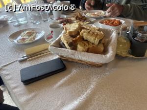 [P25] Pensiunea Subcetate Polovragi - la micul dejun » foto by nicole33
 - 
<span class="allrVoted glyphicon glyphicon-heart hidden" id="av1533857"></span>
<a class="m-l-10 hidden" id="sv1533857" onclick="voting_Foto_DelVot(,1533857,28008)" role="button">șterge vot <span class="glyphicon glyphicon-remove"></span></a>
<a id="v91533857" class=" c-red"  onclick="voting_Foto_SetVot(1533857)" role="button"><span class="glyphicon glyphicon-heart-empty"></span> <b>LIKE</b> = Votează poza</a> <img class="hidden"  id="f1533857W9" src="/imagini/loader.gif" border="0" /><span class="AjErrMes hidden" id="e1533857ErM"></span>