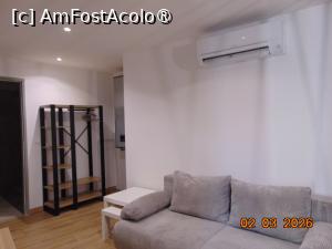 [P11] etaj, canapea, aparat AC, rafturi » foto by Yolanda
 - 
<span class="allrVoted glyphicon glyphicon-heart hidden" id="av1524153"></span>
<a class="m-l-10 hidden" id="sv1524153" onclick="voting_Foto_DelVot(,1524153,28286)" role="button">șterge vot <span class="glyphicon glyphicon-remove"></span></a>
<a id="v91524153" class=" c-red"  onclick="voting_Foto_SetVot(1524153)" role="button"><span class="glyphicon glyphicon-heart-empty"></span> <b>LIKE</b> = Votează poza</a> <img class="hidden"  id="f1524153W9" src="/imagini/loader.gif" border="0" /><span class="AjErrMes hidden" id="e1524153ErM"></span>