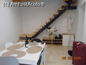 [P07] parter casa, zona de servit masa, in fundal scarile ce duc la etaj » foto by Yolanda
 - 
<span class="allrVoted glyphicon glyphicon-heart hidden" id="av1524149"></span>
<a class="m-l-10 hidden" id="sv1524149" onclick="voting_Foto_DelVot(,1524149,28286)" role="button">șterge vot <span class="glyphicon glyphicon-remove"></span></a>
<a id="v91524149" class=" c-red"  onclick="voting_Foto_SetVot(1524149)" role="button"><span class="glyphicon glyphicon-heart-empty"></span> <b>LIKE</b> = Votează poza</a> <img class="hidden"  id="f1524149W9" src="/imagini/loader.gif" border="0" /><span class="AjErrMes hidden" id="e1524149ErM"></span>