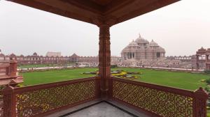 [P31] Templul Akshardham,vedere de pe o terasă » foto by AZE <span class="label label-default labelC_thin small">NEVOTABILĂ</span>