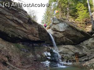 [P14] Salutări de la Cascada Muntioru! Ai mei au rămas sus, eu am coborât în albia pârâului.  » foto by Floryn81
 - 
<span class="allrVoted glyphicon glyphicon-heart hidden" id="av1153029"></span>
<a class="m-l-10 hidden" id="sv1153029" onclick="voting_Foto_DelVot(,1153029,28582)" role="button">șterge vot <span class="glyphicon glyphicon-remove"></span></a>
<a id="v91153029" class=" c-red"  onclick="voting_Foto_SetVot(1153029)" role="button"><span class="glyphicon glyphicon-heart-empty"></span> <b>LIKE</b> = Votează poza</a> <img class="hidden"  id="f1153029W9" src="/imagini/loader.gif" border="0" /><span class="AjErrMes hidden" id="e1153029ErM"></span>