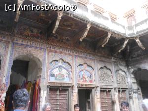 [P07] Mandawa - Haveli, picturi exterioare. » foto by iulianic
 - 
<span class="allrVoted glyphicon glyphicon-heart hidden" id="av1458324"></span>
<a class="m-l-10 hidden" id="sv1458324" onclick="voting_Foto_DelVot(,1458324,28801)" role="button">șterge vot <span class="glyphicon glyphicon-remove"></span></a>
<a id="v91458324" class=" c-red"  onclick="voting_Foto_SetVot(1458324)" role="button"><span class="glyphicon glyphicon-heart-empty"></span> <b>LIKE</b> = Votează poza</a> <img class="hidden"  id="f1458324W9" src="/imagini/loader.gif" border="0" /><span class="AjErrMes hidden" id="e1458324ErM"></span>